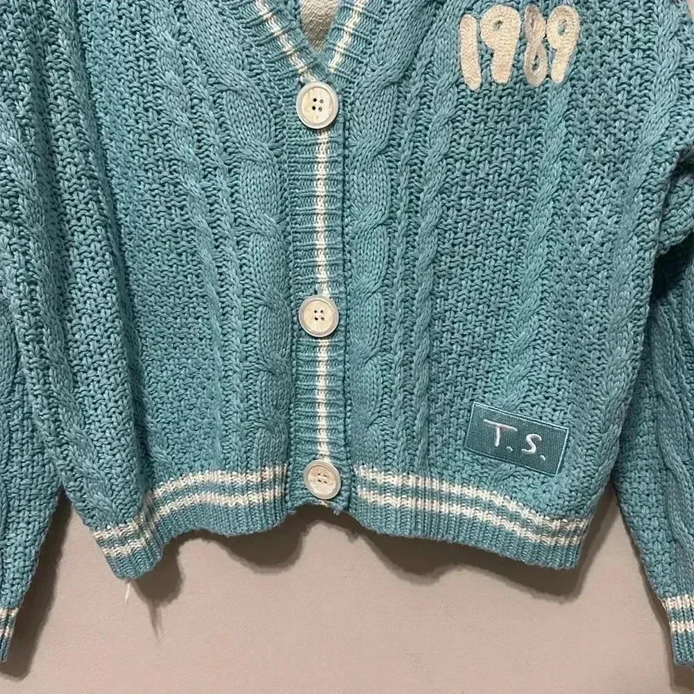 Taylor Swift - image 3